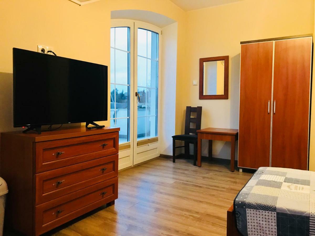 Pensjonat Nad Struga Apartman Stryków Kültér fotó